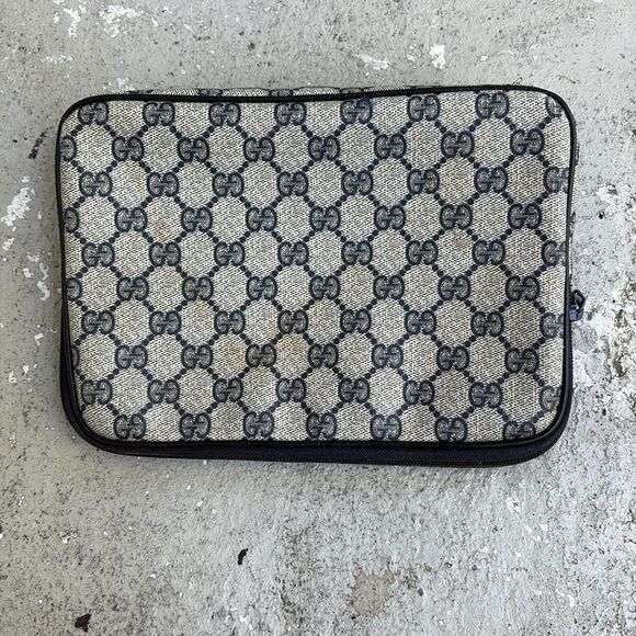 Vintage Gucci monogram clutch/makeup bag - Picture 3 of 11